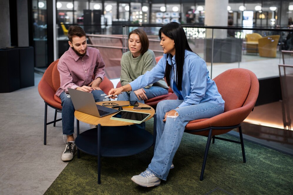 What to Expect from a Modern Social Media Talent Agency