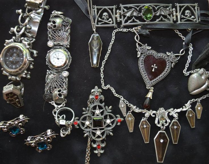 The Essentials of Gothic Accessories: Complete Your Look